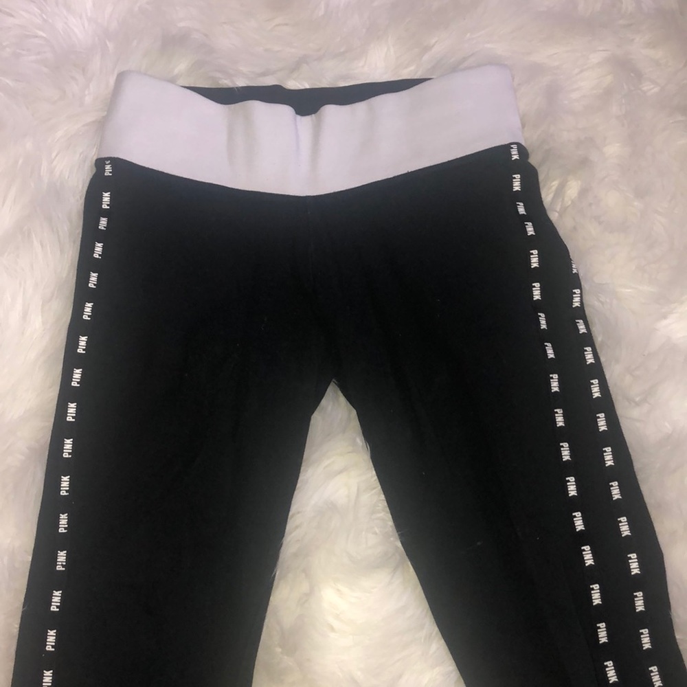 PINK Victoria’s Secret leggings